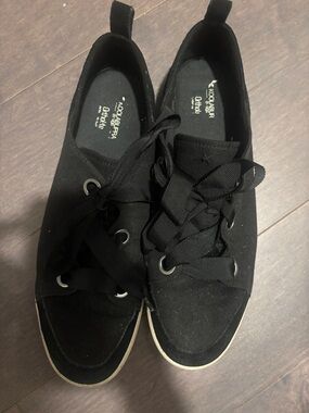 Koolaburra Black Ribbon-Lace Women's Low-Top Sneakers by UGG